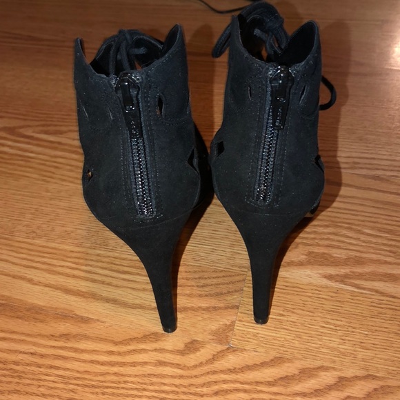 Black open toed shoes size 9 - Picture 6 of 7